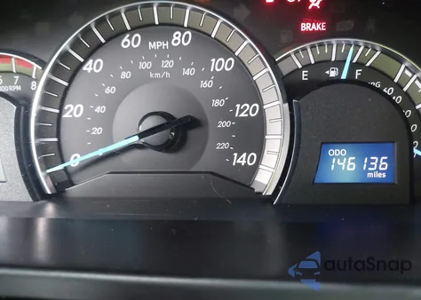 2013 Toyota Camry Se z USA, uszkodzony, nr VIN 4T1BF1FK4DU647727